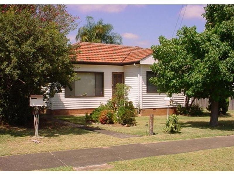 4 Merryl Avenue, Old Toongabbie NSW 2146