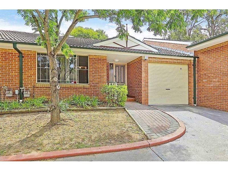 12/6 Binalong Road, Pendle Hill NSW 2145