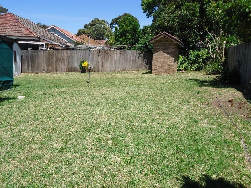 24 Church Avenue, Westmead NSW 2145