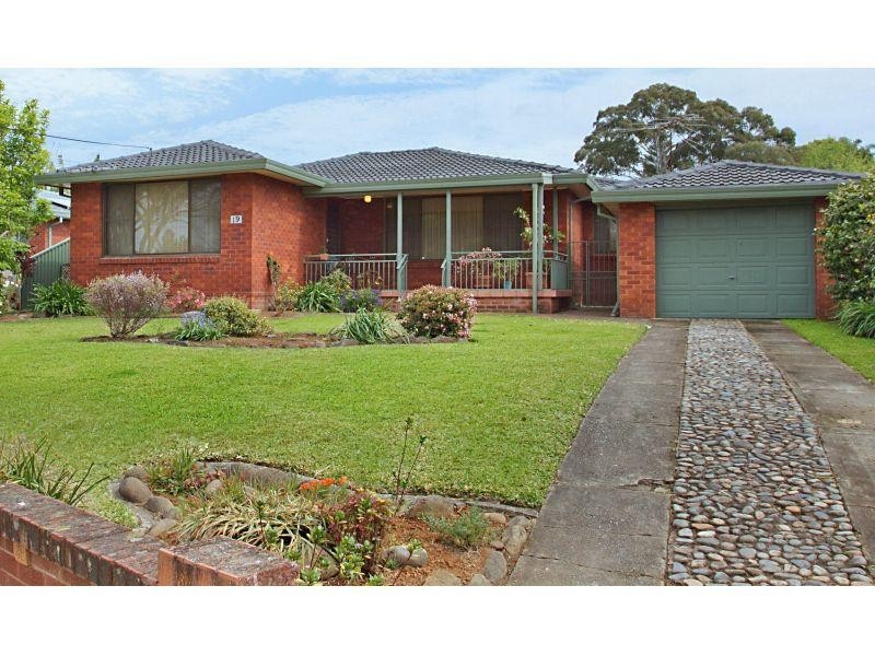 19 Bombala Street, Pendle Hill NSW 2145