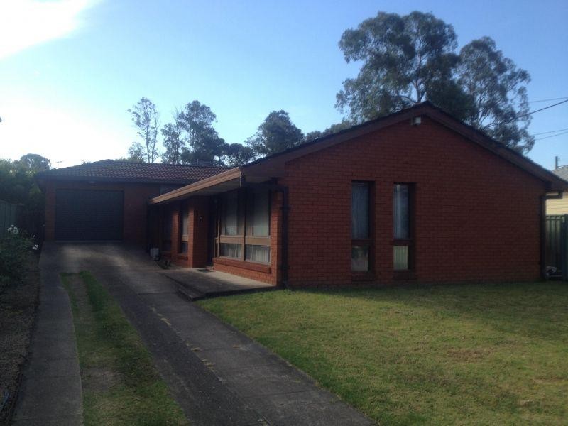 8 Parkland Avenue, Pendle Hill NSW 2145