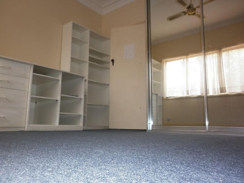 6 Levy St, Pendle Hill NSW 2145