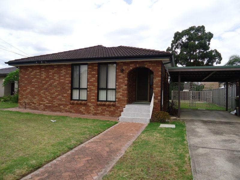 13 Tucks Road, Toongabbie NSW 2146