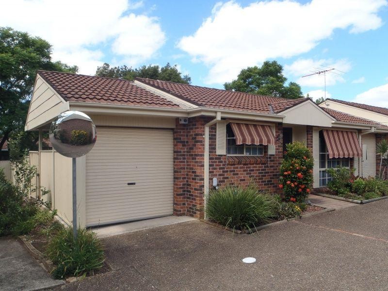 6/5a Binalong Road, Pendle Hill NSW 2145