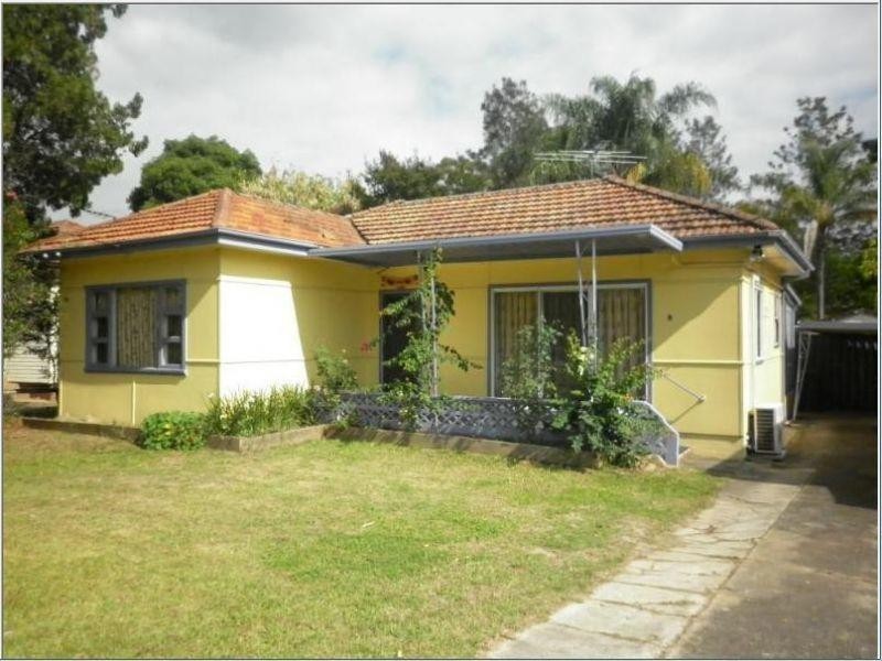 8 Macklin Street, Pendle Hill NSW 2145