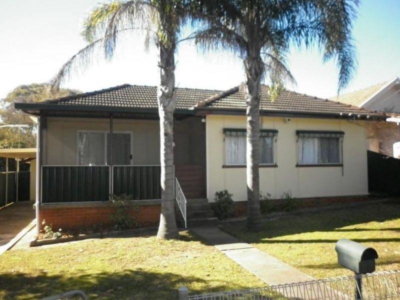 63 Fulton Ave, Wentworthville NSW 2145