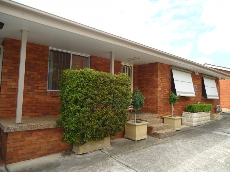 1/117a Binalong Road, Toongabbie NSW 2146