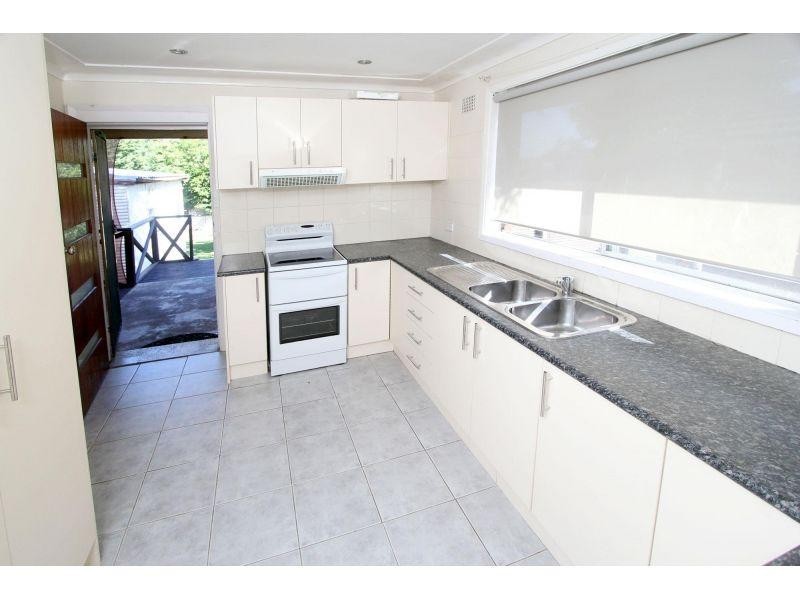 18 Collins Street, Pendle Hill NSW 2145