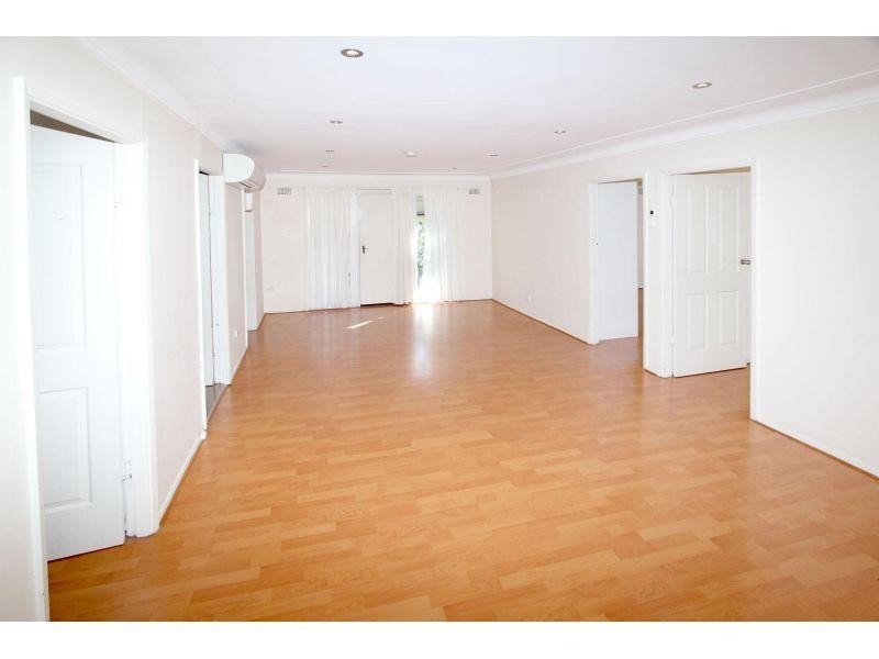 18 Collins Street, Pendle Hill NSW 2145