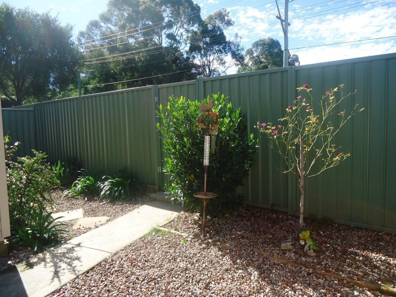 2a Bromfield Avenue, Toongabbie NSW 2146