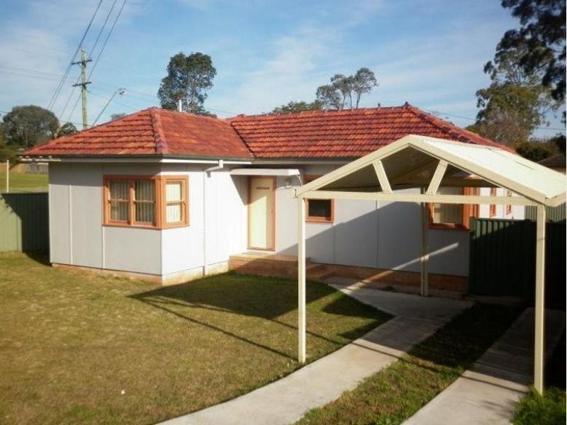 2 Bromfield Avenue, Toongabbie NSW 2146