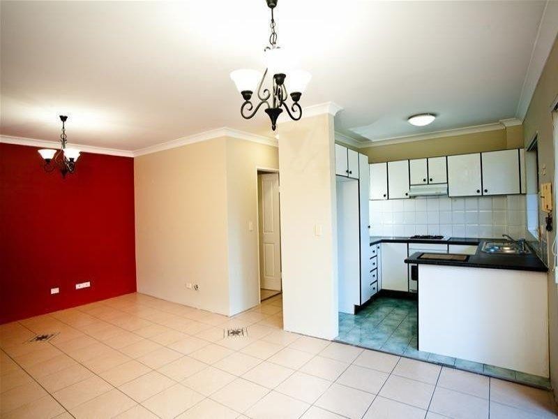 2/58 Fullagar Road, Wentworthville NSW 2145