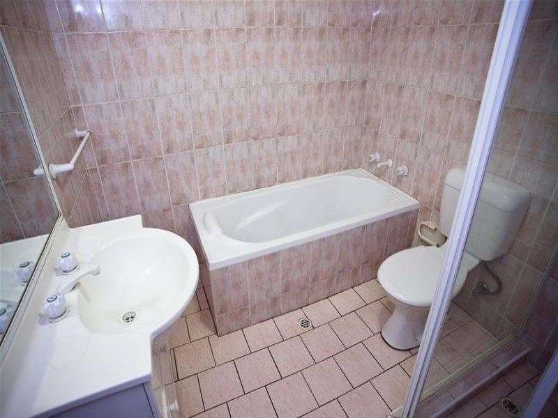 2/58 Fullagar Road, Wentworthville NSW 2145