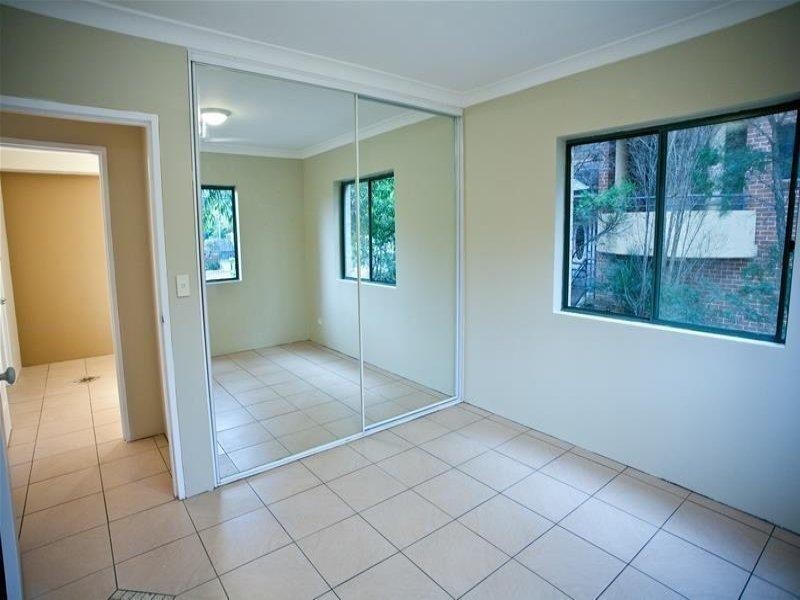 2/58 Fullagar Road, Wentworthville NSW 2145