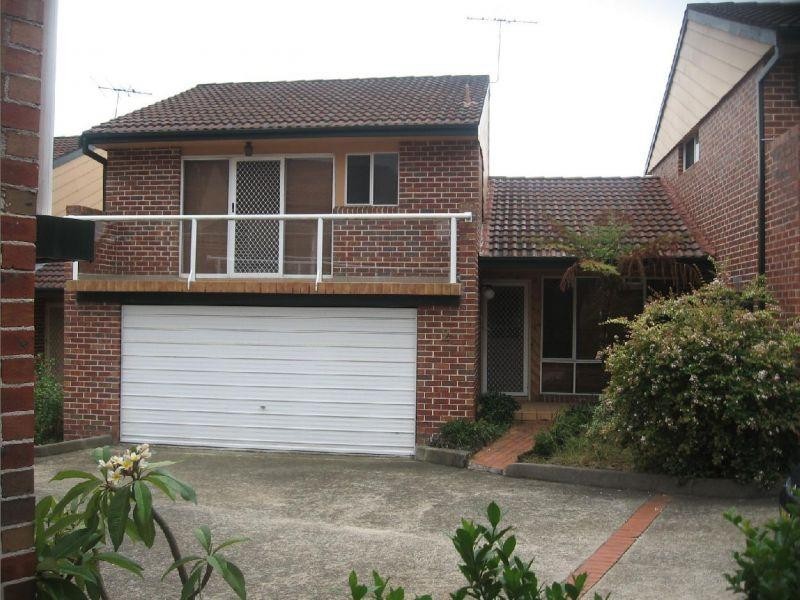 2/40-42 Wyena Road, Pendle Hill NSW 2145