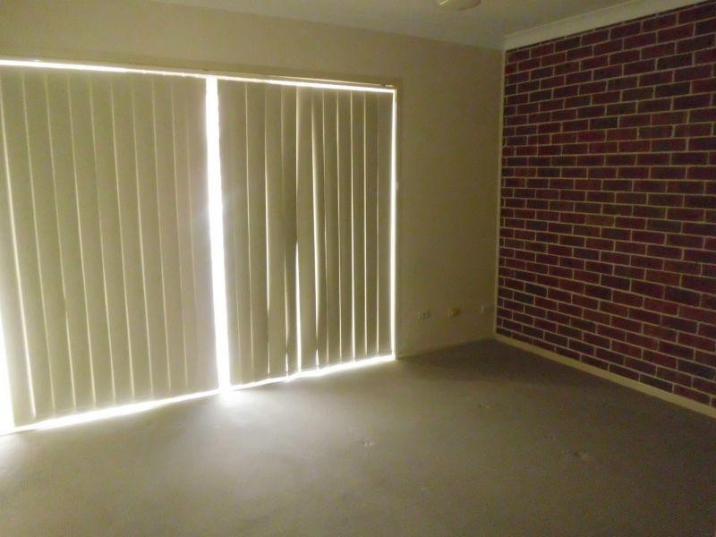 2/40-42 Wyena Road, Pendle Hill NSW 2145