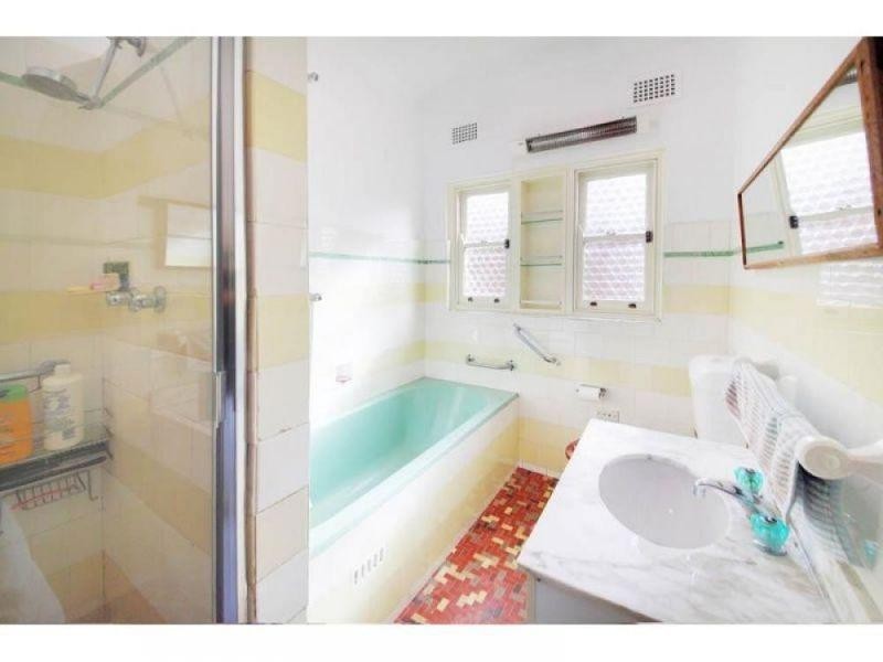 18 Anderson Street, Westmead NSW 2145