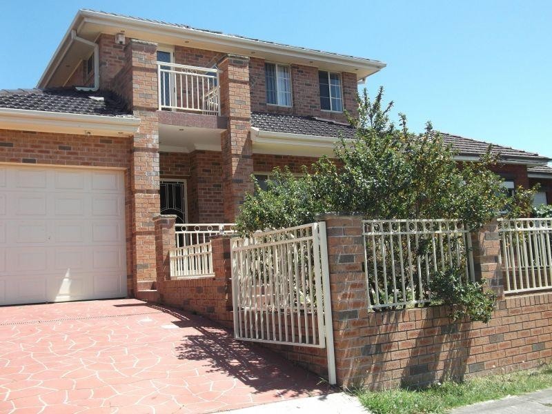 18 Targo Road, Girraween NSW 2145