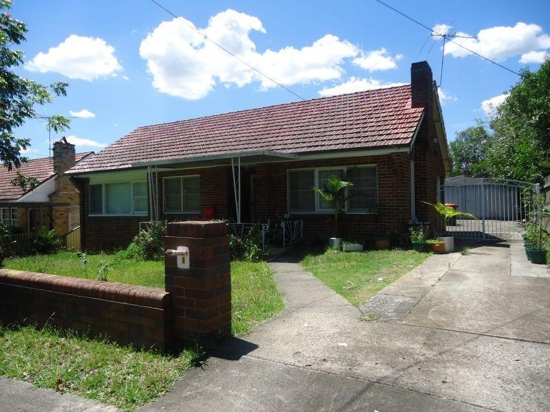 5 Nolan Crescent, Westmead NSW 2145