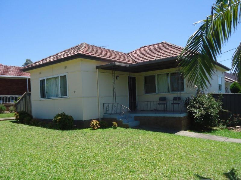 27 Hilltop Road, Merrylands NSW 2160