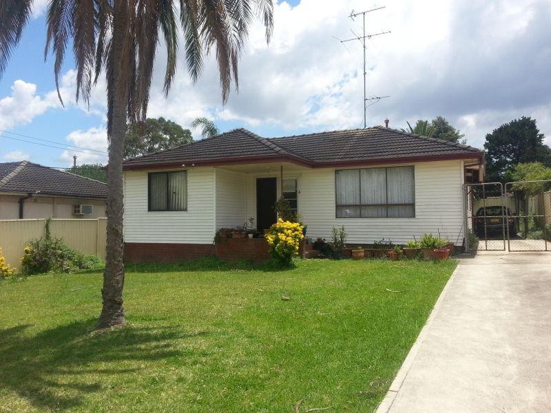 4 Blain Street, Toongabbie NSW 2146