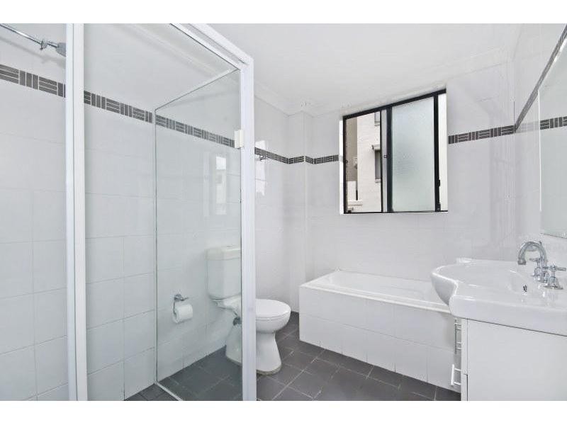 15/2-4 Reid Ave, Westmead NSW 2145