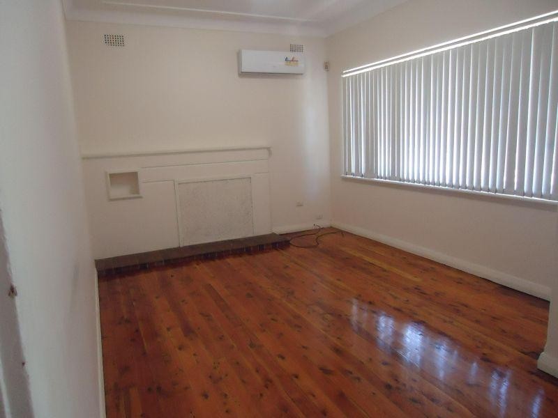 5 Nolan Crescent, Westmead NSW 2145