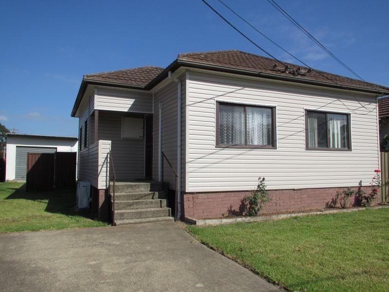 37 Bradshaw Avenue, Moorebank NSW 2170