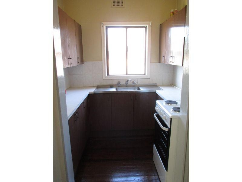 37 Bradshaw Avenue, Moorebank NSW 2170