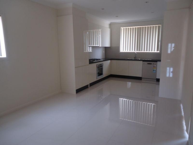 1/73 Girraween road, Girraween NSW 2145