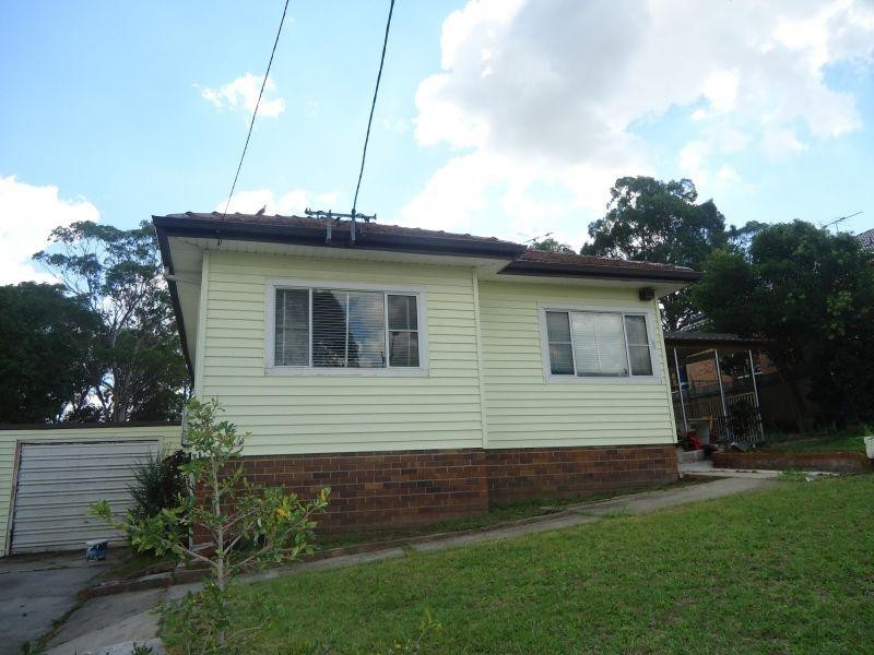 38 Binalong Road, Pendle Hill NSW 2145