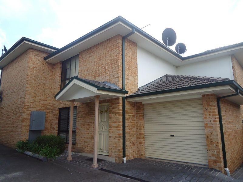 2/165 Targo Road, Girraween NSW 2145