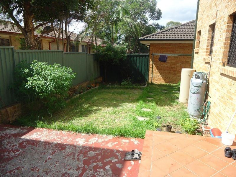 2/165 Targo Road, Girraween NSW 2145