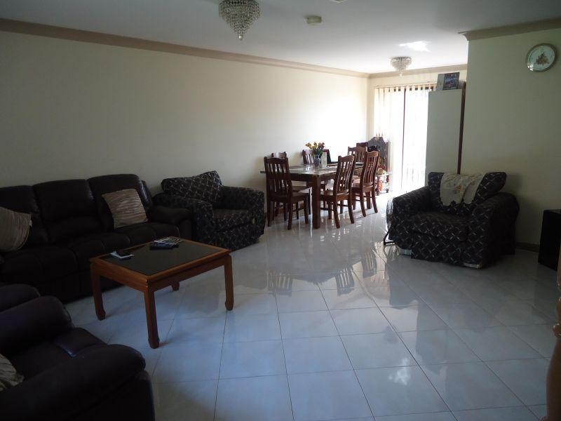 2/165 Targo Road, Girraween NSW 2145