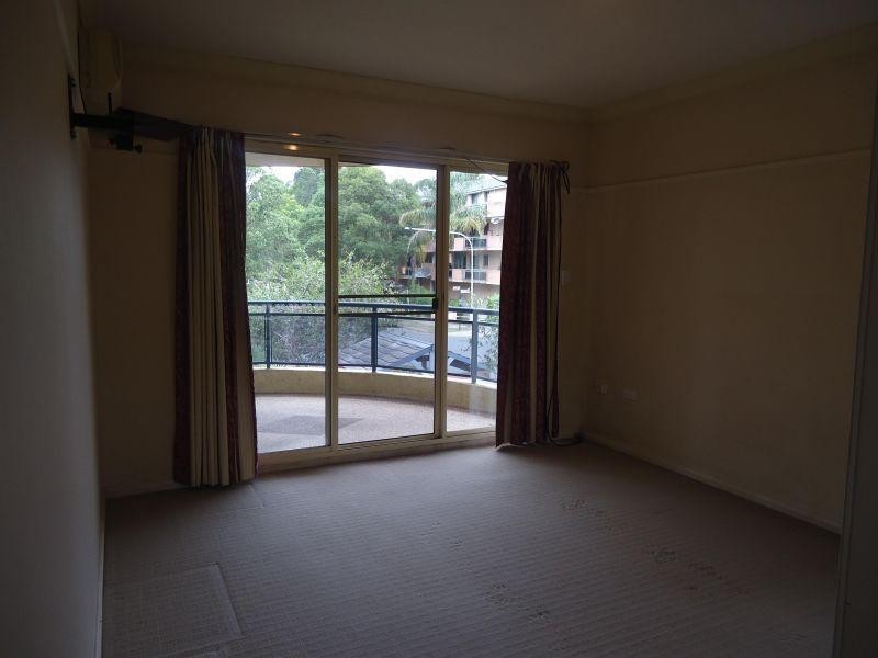 1/21-23 Queens Rd, Westmead NSW 2145