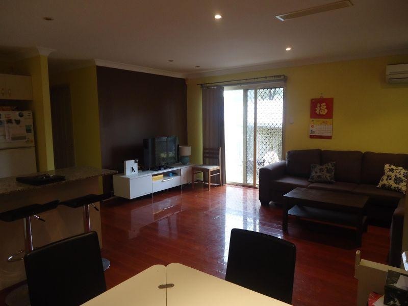 8/43 Magowar Road, Pendle Hill NSW 2145