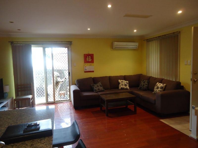 8/43 Magowar Road, Pendle Hill NSW 2145