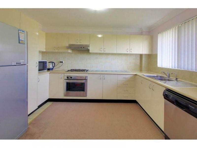 4/2-6 Goodall Street, Pendle Hill NSW 2145