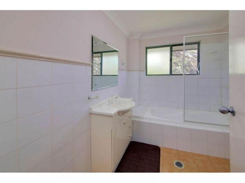 4/2-6 Goodall Street, Pendle Hill NSW 2145