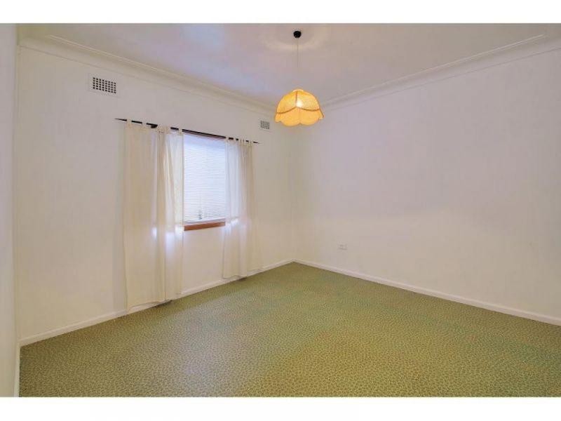 43 Bulli Road, Toongabbie NSW 2146