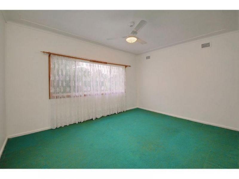 43 Bulli Road, Toongabbie NSW 2146