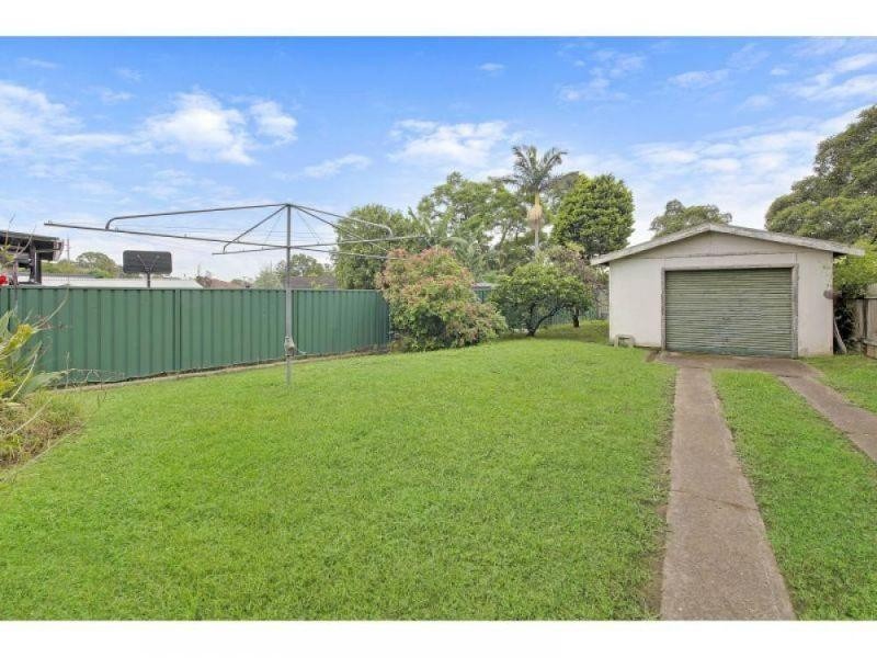 43 Bulli Road, Toongabbie NSW 2146