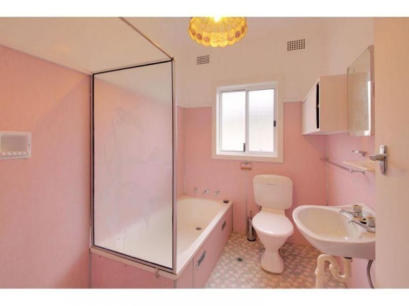 43 Bulli Road, Toongabbie NSW 2146