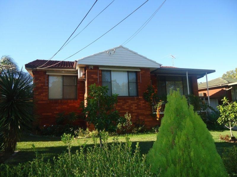 13 Chetwyn Place, Wentworthville NSW 2145