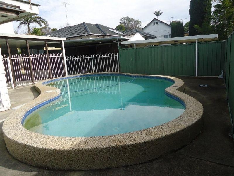 1a Oval Street, Old Toongabbie NSW 2146