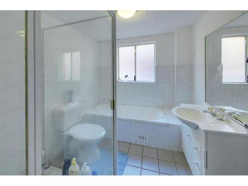 2/108 Stapleton Street, Pendle Hill NSW 2145