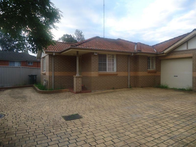 2/50 Pendle Way, Pendle Hill NSW 2145