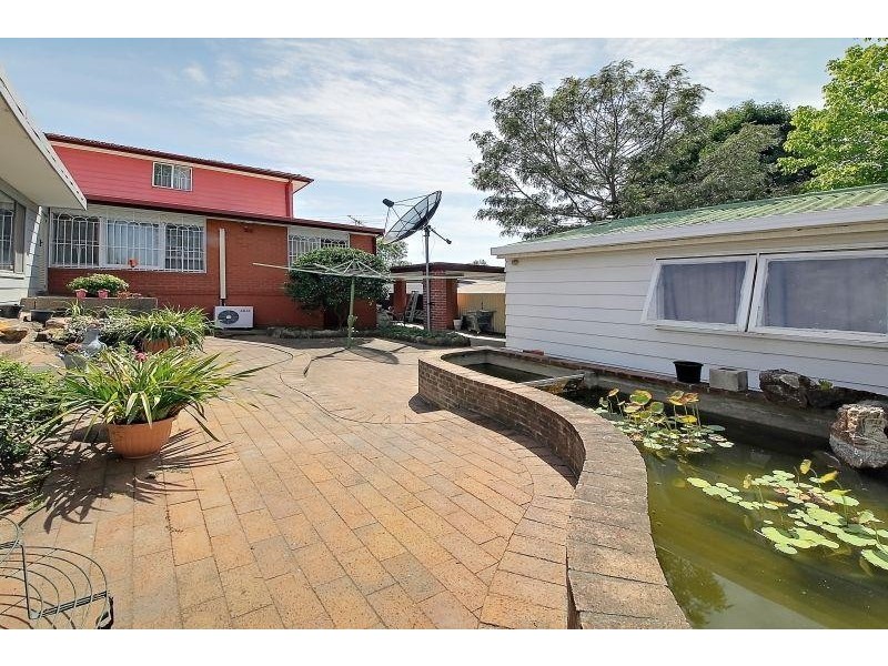 18 Lyle Street, Girraween NSW 2145