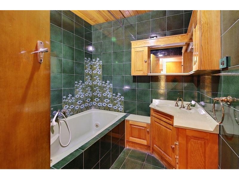 18 Lyle Street, Girraween NSW 2145