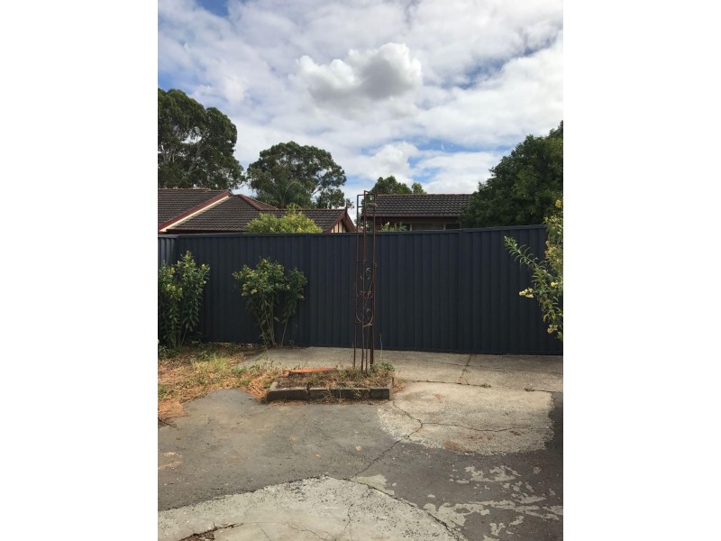 90 Ballandella Road, Toongabbie NSW 2146